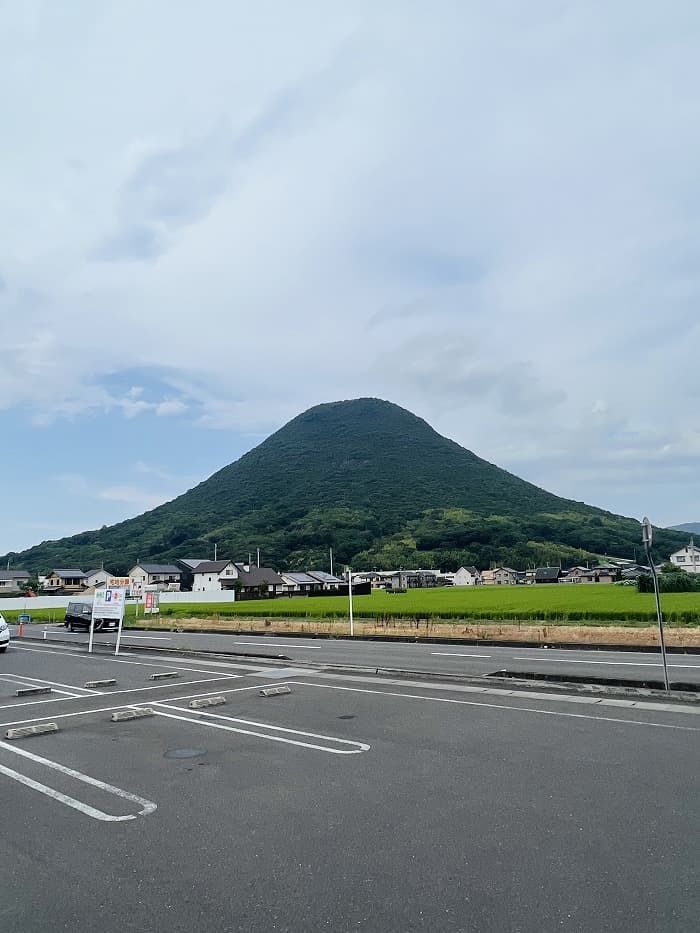 香川県の飯野山（別名 讃岐富士）